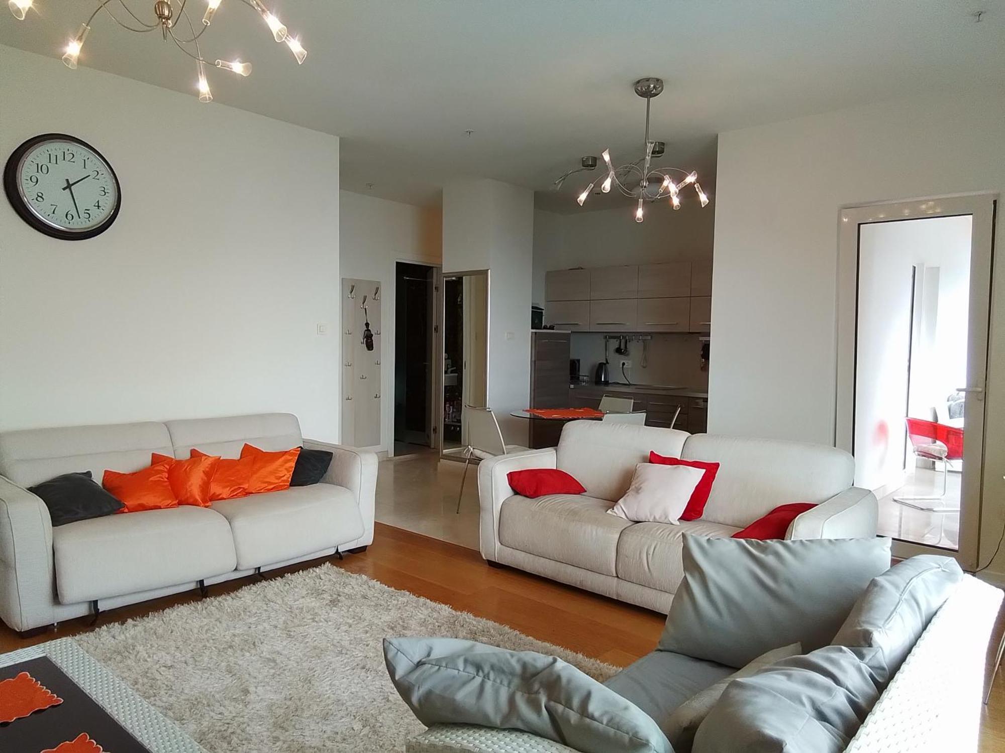 Two Bedroom Elizabeth Treecanne Near Sea Apartment