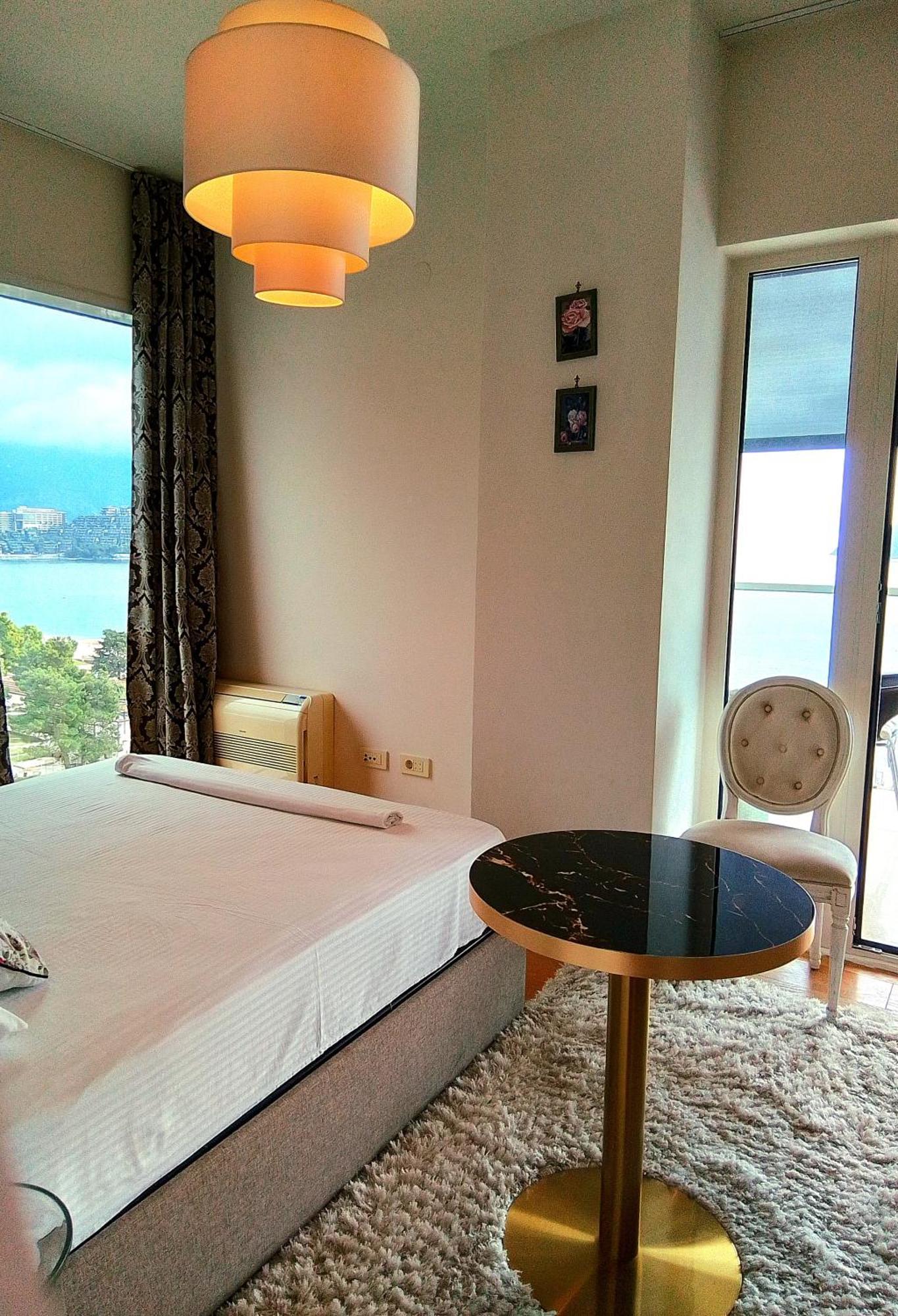 Apartment Two Bedroom Elizabeth Treecanne Near Sea *
