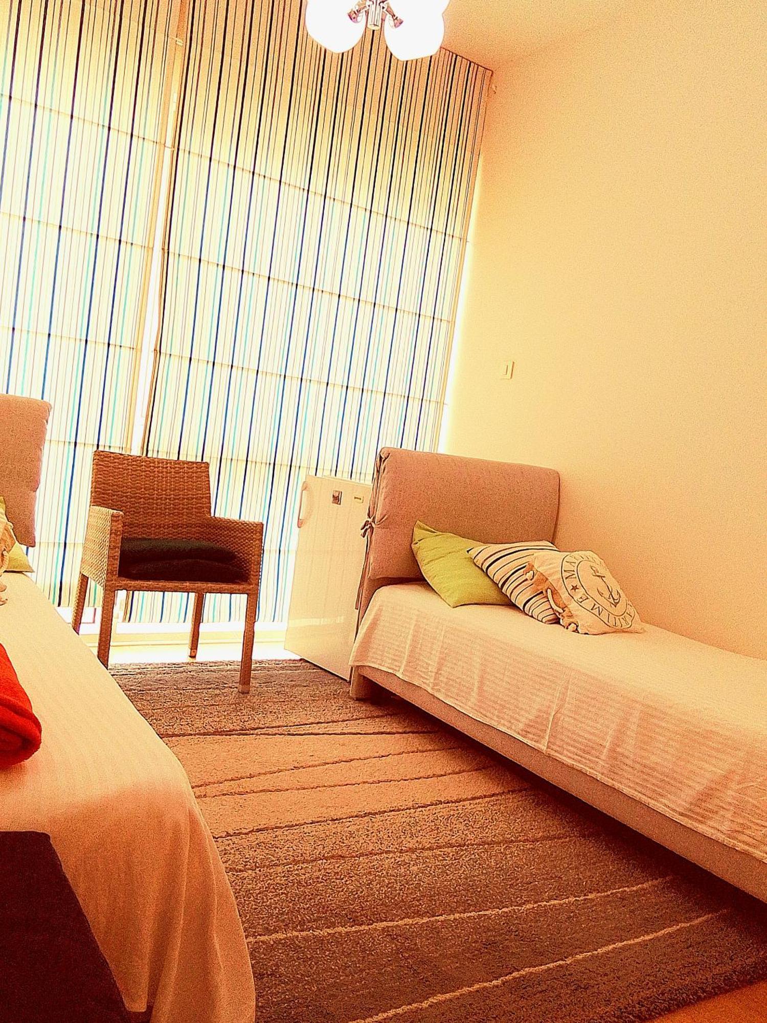 Apartment Two Bedroom Elizabeth Treecanne Near Sea